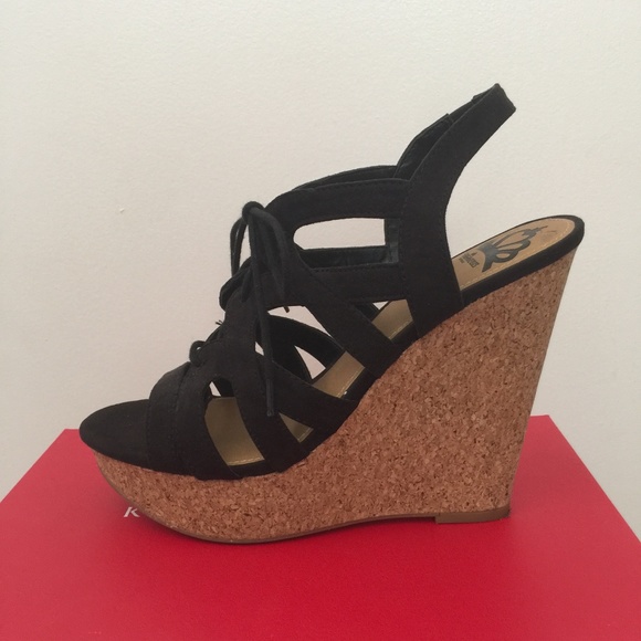 fergalicious black wedges